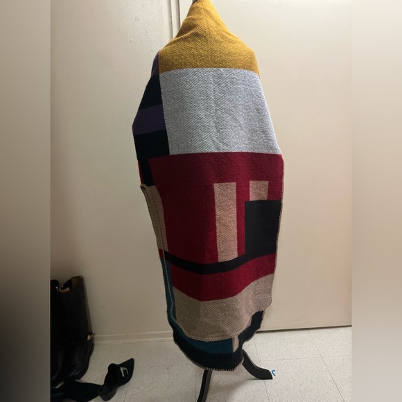 Shawl - Picture 7 of 8